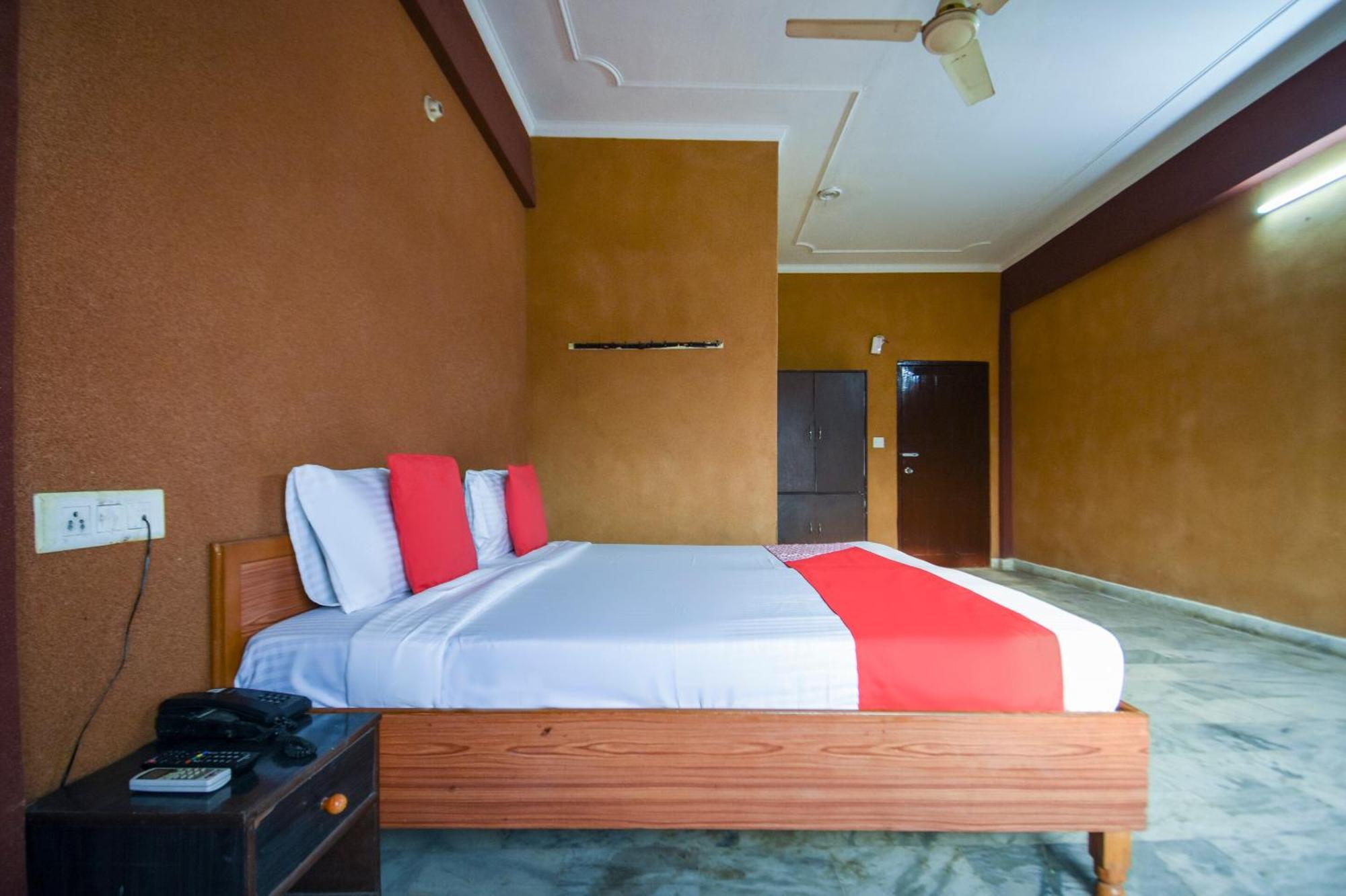 Oyo Flagship Vibes Hotel Nalagarh Bagian luar foto